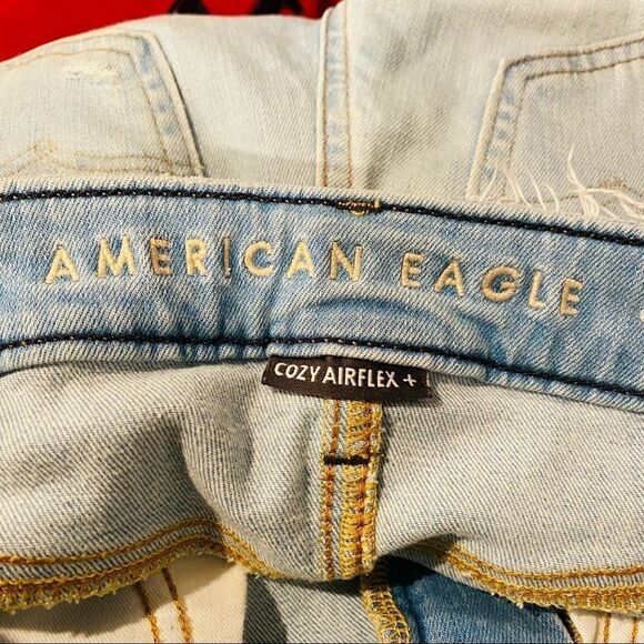 AEO Cozy Airflex+ Distressed Jeans Size 26 x 28 - Picture 6 of 7